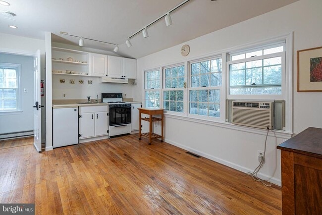 Photo - 607 Rosedale Rd