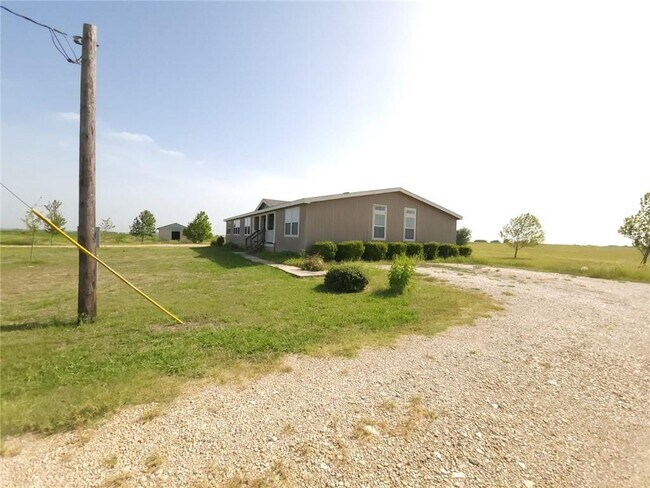 Photo - 2810 Black Waxy Rd