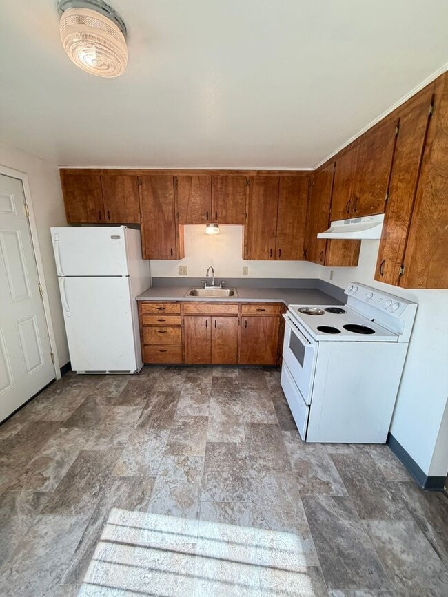Building Photo - 62 H St Unit 62