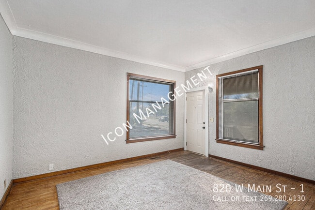 Photo - 820 W Main St Unit 1