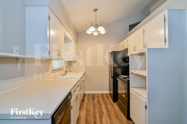 Photo - 307 NE Arlington Cir