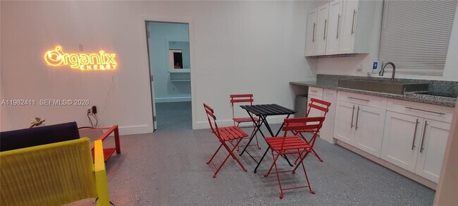 Photo - 590 NW 131st St