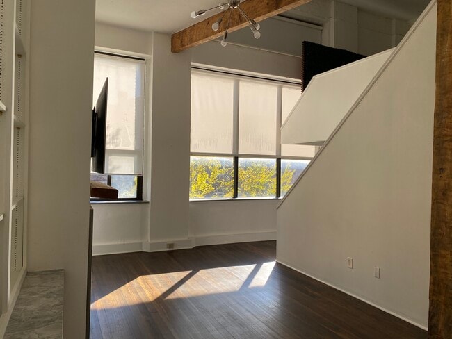 Building Photo - Crows Nest Unit 51