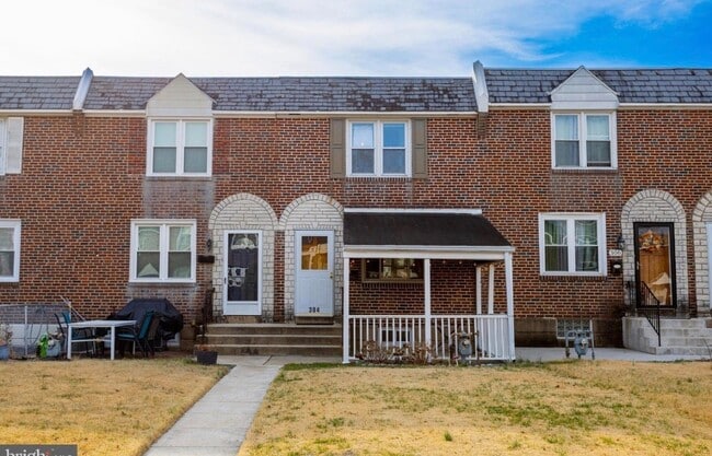 Building Photo - 304 Pine St