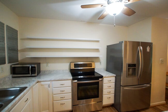 102 Weatherstone Dr