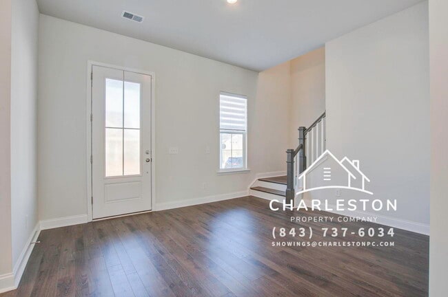 Photo - 169 Country Gate Ln