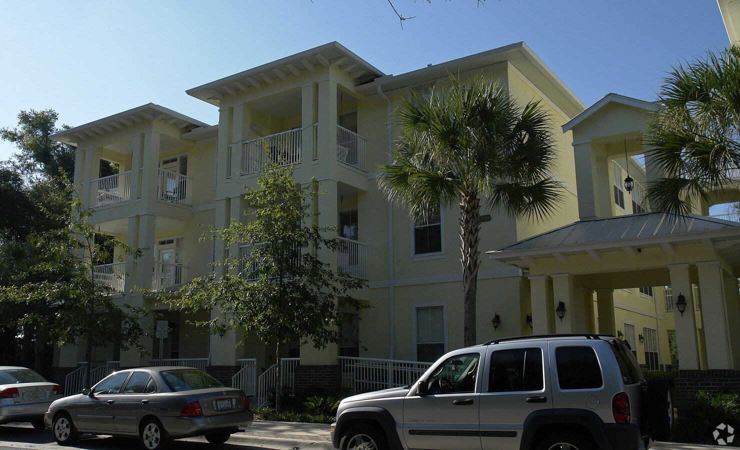 Royal Palms - Royal Palms Apartments