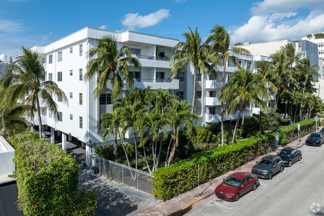 Photo - Chic Place at Lincoln