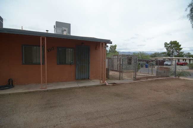 Photo - Charming 1 Bedroom 1 Bath Duplex! Great Central Tucson Location!