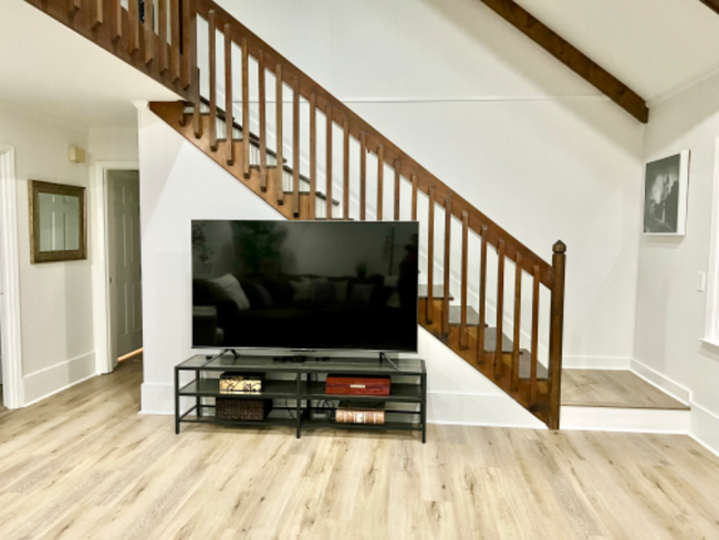 Photo - 2023 Cedarbrook Ct House