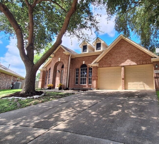 17122 Canterbury Green Ct