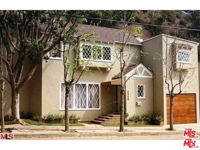 Building Photo - 2326 Canyon Dr Rental