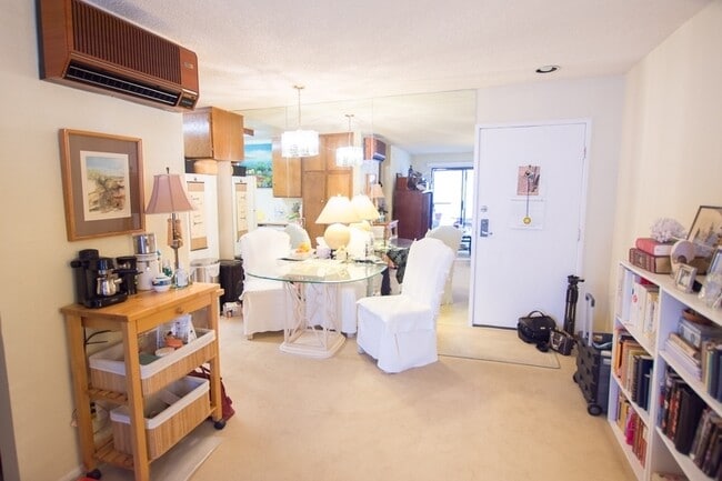 Senior 62+ 1-bedroom Condo For Rent In UTC - Senior 62+ 1-bedroom Condo For Rent In UTC