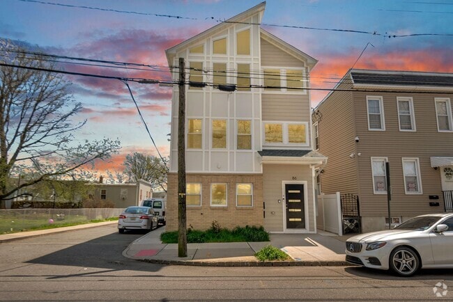 Building Photo - 86 Belmont Ave Unit 2 Rental
