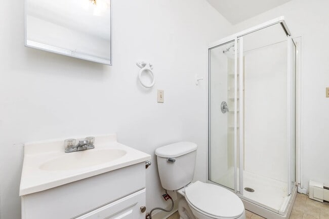 Photo - 770 University Ave Unit 6