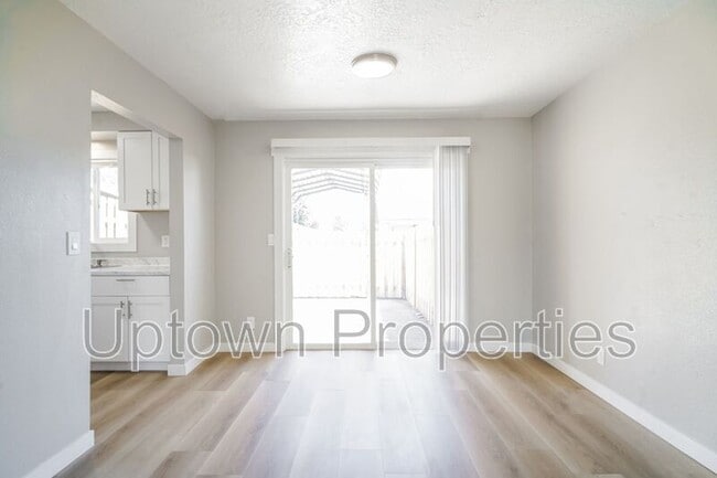 Photo - 466 N Adair St