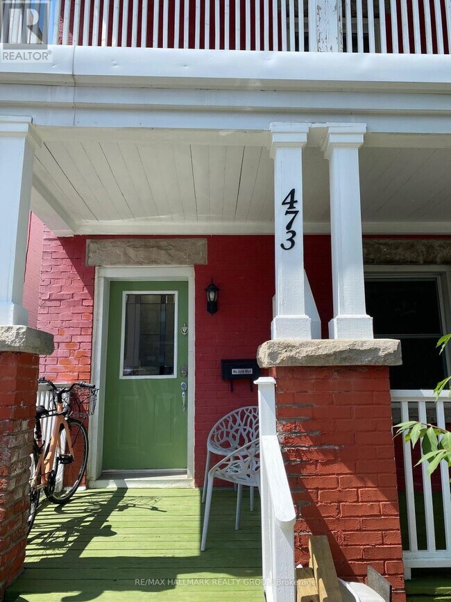 Photo - 473 Clarence St E