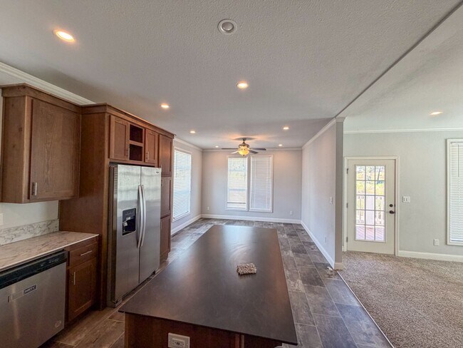Photo - 13734 Ferguson Dr