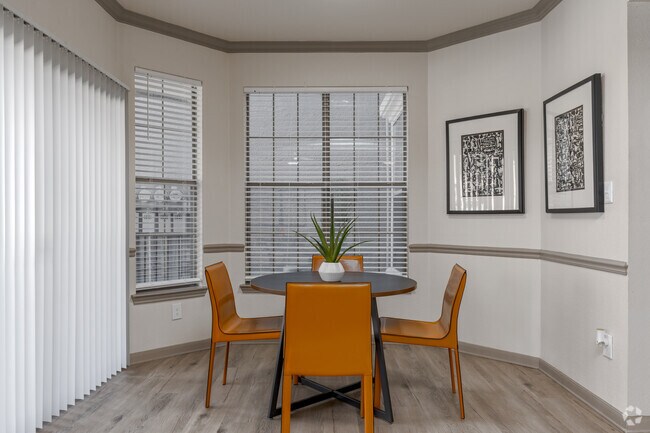 1BR, 1BA - 908SF - A4 - Dining Area