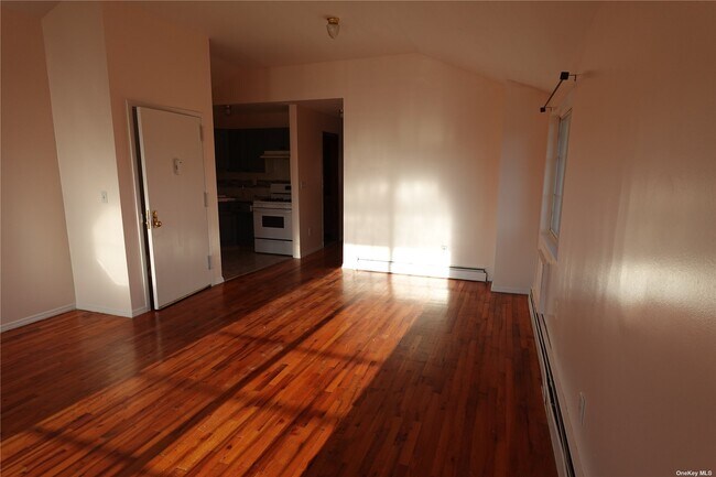 Photo - 1053 E 58th St Unidad 2