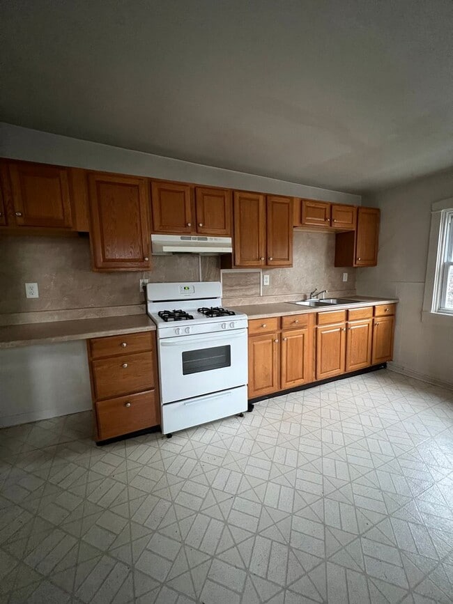 Photo - 605 High St Unit 1