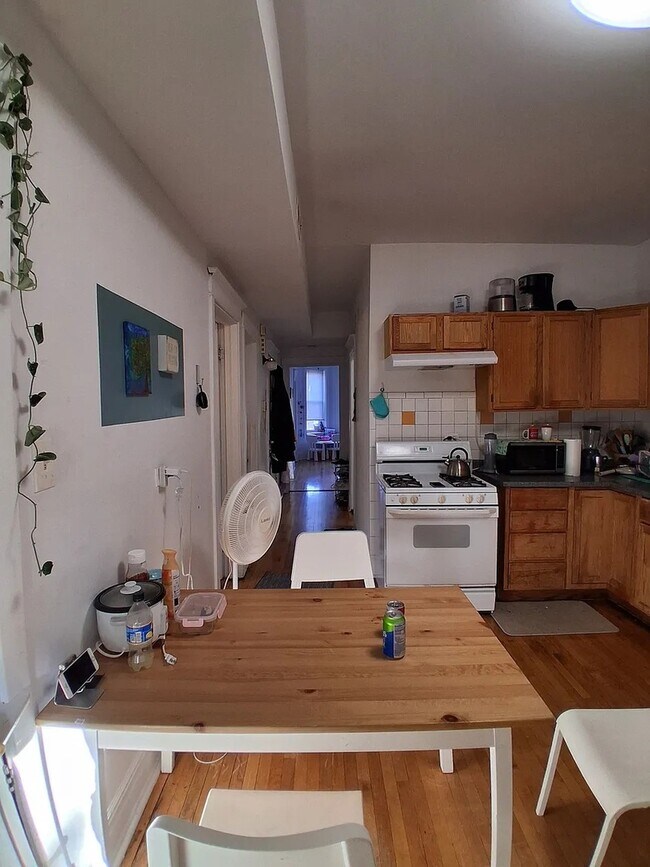 Photo - 2354 S Whipple St