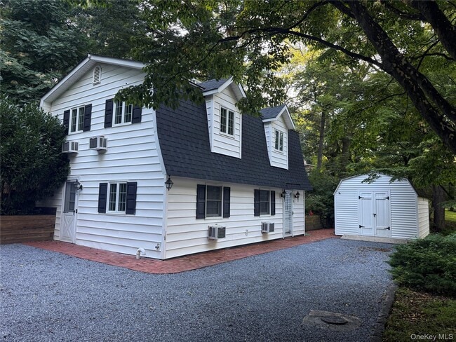 Building Photo - 70 Rinaldo Rd