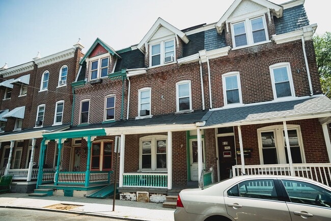 Building Photo - 621 Park St Unit 1