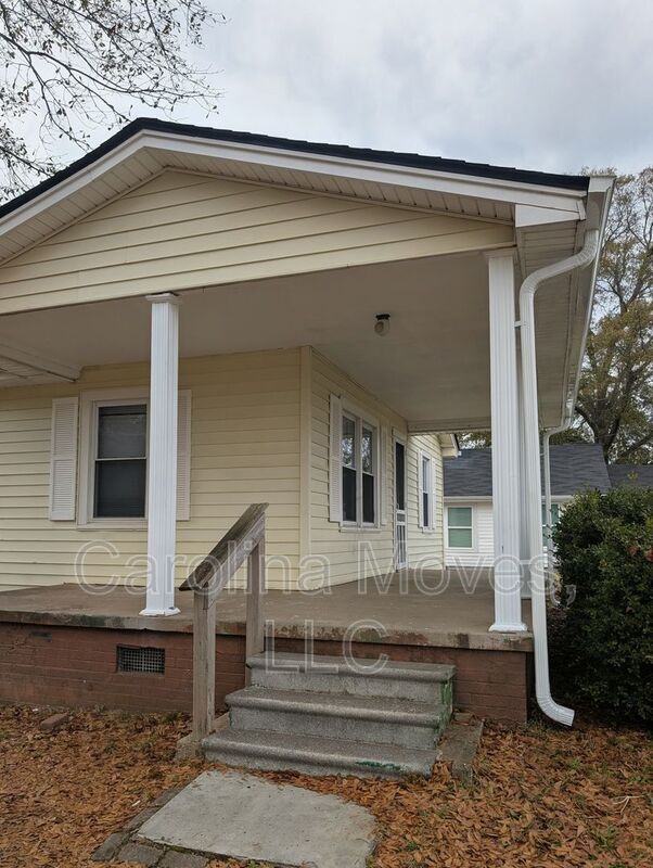 Photo - 201 Emile St