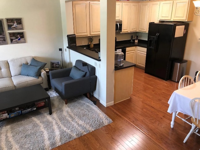 Photo - 3219 Carlisle St