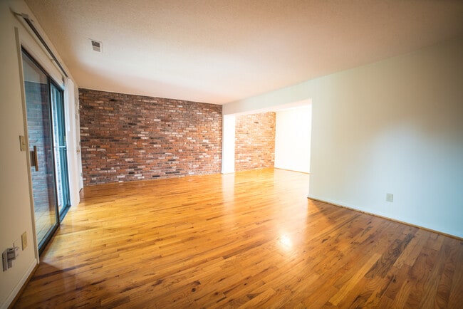 Photo - 4012 Oak St Unit 64111