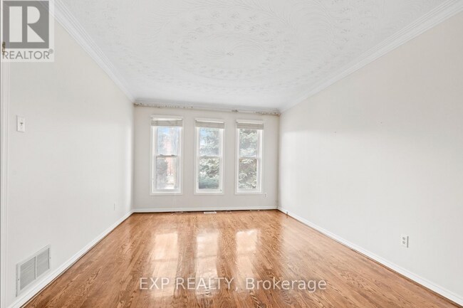 Photo - 61 Dundee Cres