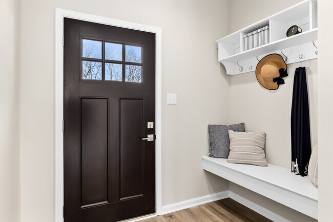 Photo - 385 N Tuckahoe Rd Townhome