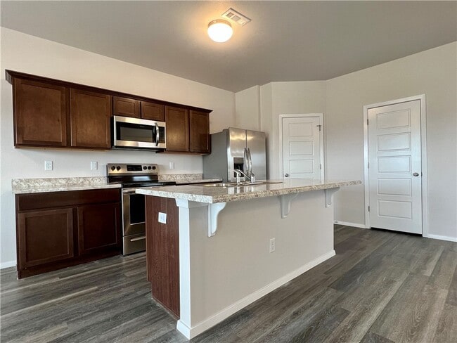 3321 Red Tail Wy