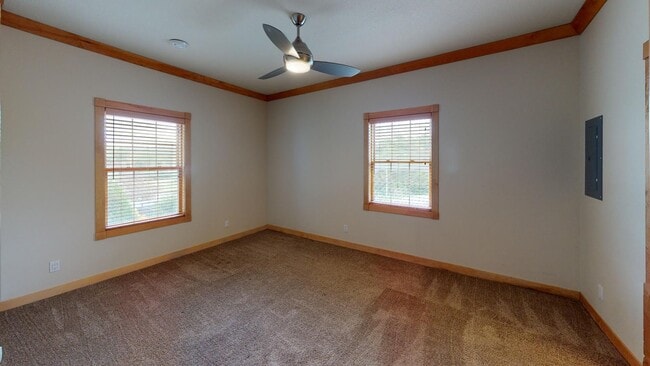 Photo - Cute Condo w/Security Access & Garage - Pets are Allowed Unidad 106 RENTAL