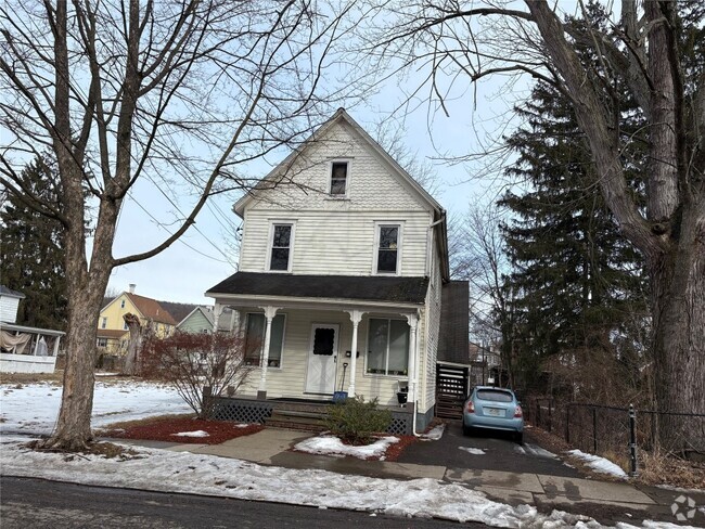 Building Photo - 10 Gaylord St Unit 2 Rental