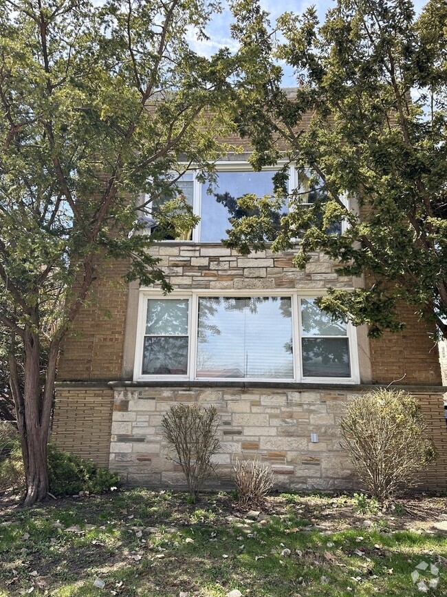Building Photo - 8118 S Saginaw Ave Rental