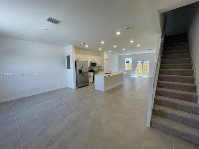 Photo - 1076 SE 2nd St