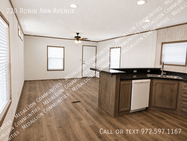 Photo - 220 Robin Ann Ave