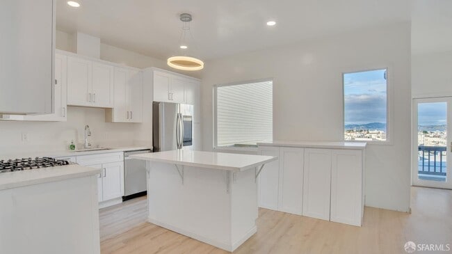 Photo - 2612 Greenwich St
