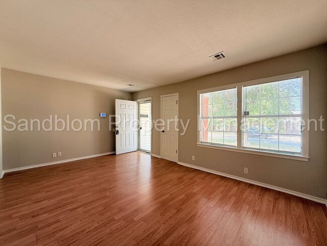 Photo - 35 S Joplin Ave