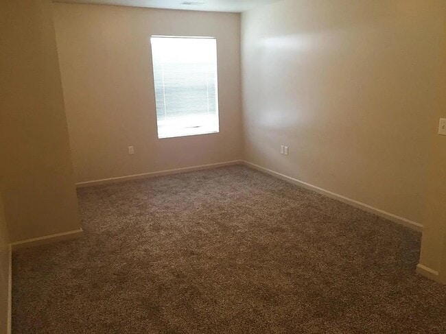 Photo - 256 W 3rd St