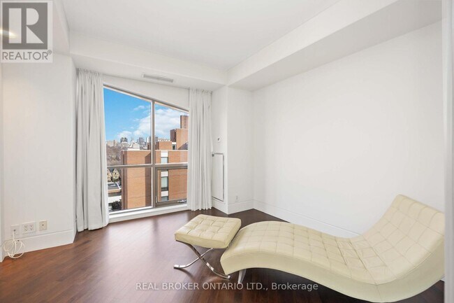 Photo - 3 McAlpine St Unit 701