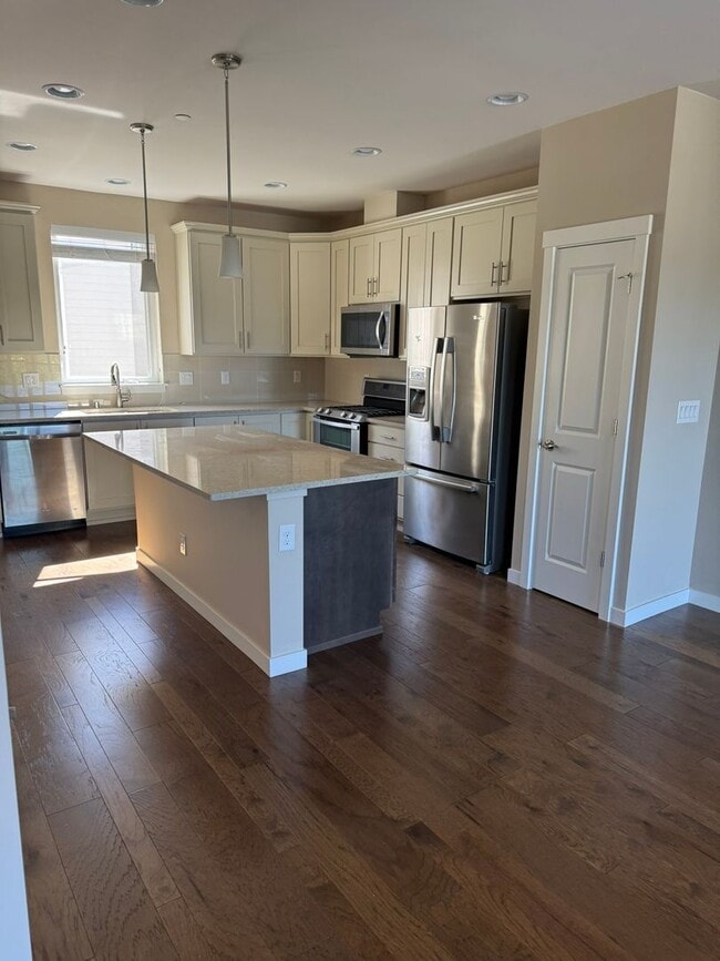 Photo - 3bd/2.25ba Lake Forest Park Townhome
