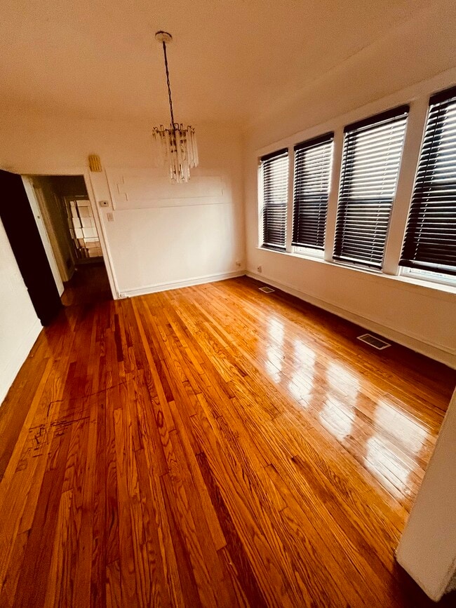 Photo - 8236 S Sangamon St