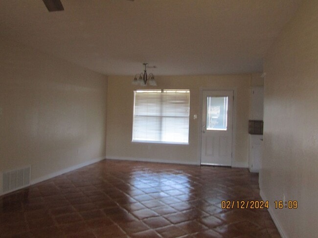 Photo - Home located in the Cache area!