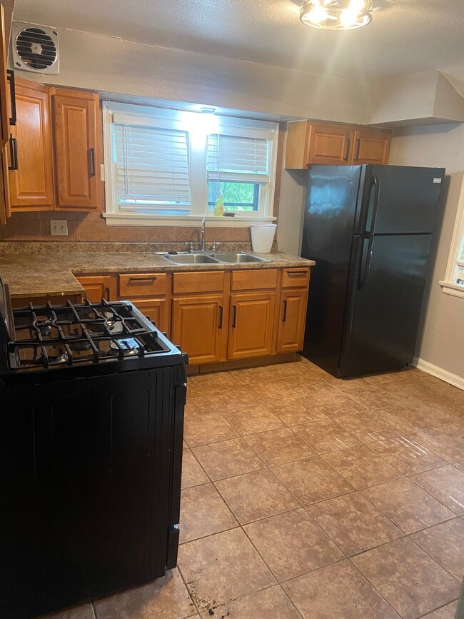 Photo - 5321 N 53rd St Unit UPPER DUPLEX FOR RENT – AVAILABLE NOW!