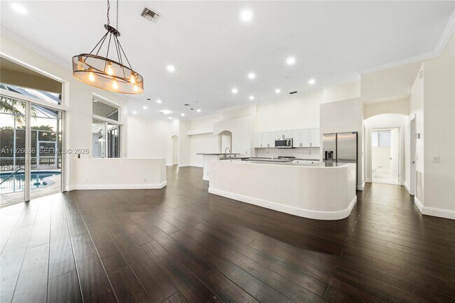 2893 Oakbrook Dr