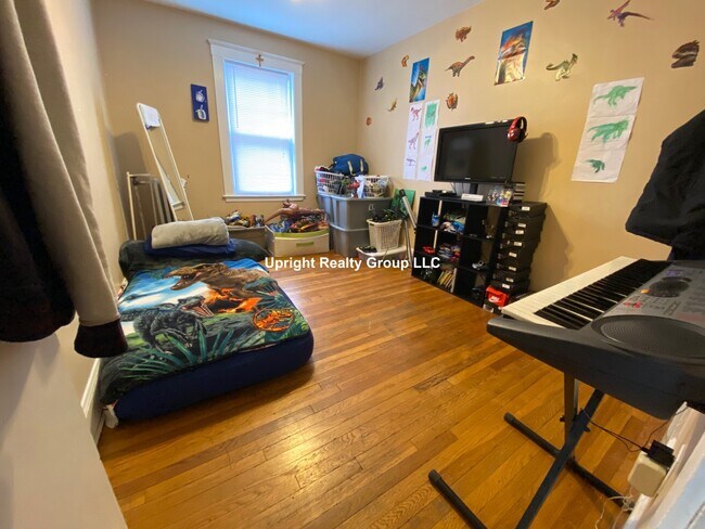 Building Photo - 22 Chiswick Rd Unit 9 Rental