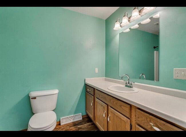 Full bathroom - N176 State Park Rd